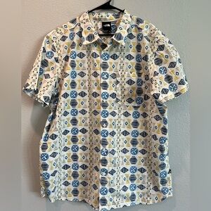 The North Face Men's XXL White/Blue "Baytrail" Short Sleeve Button-Up Shirt